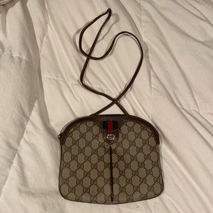 Vintage Gucci crossbody bag